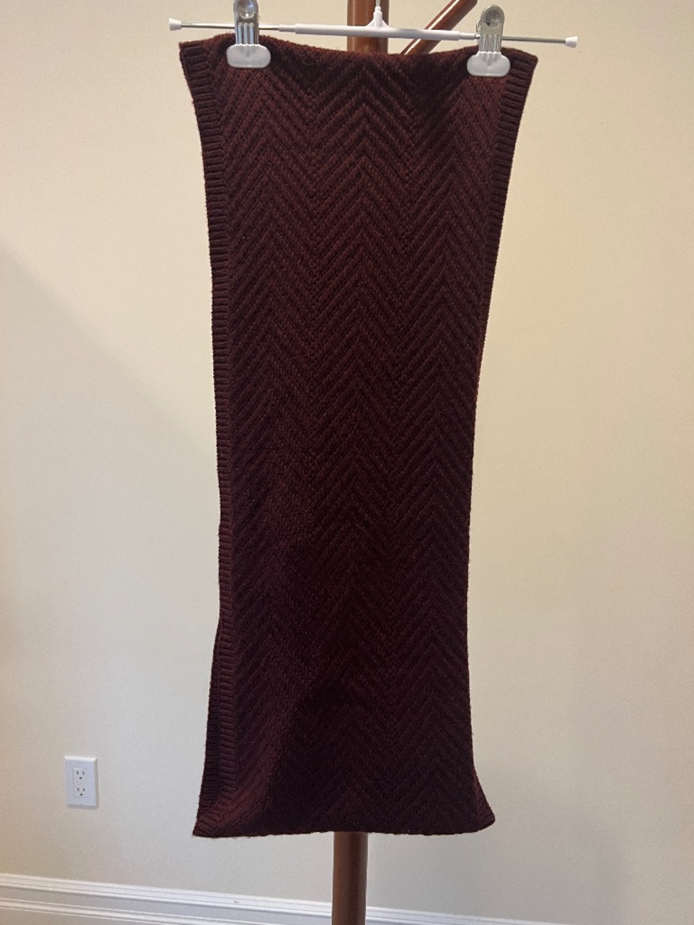 UGG Burgundy Chevron Wool Blend Knit Circular Infinity Scarf Cowl Neck Warmer